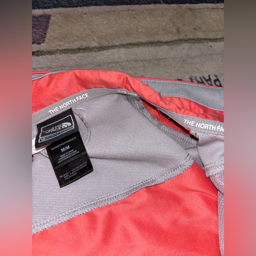 The North Face Coral Pink and Gray Ski Jacket - Picture 4 of 4